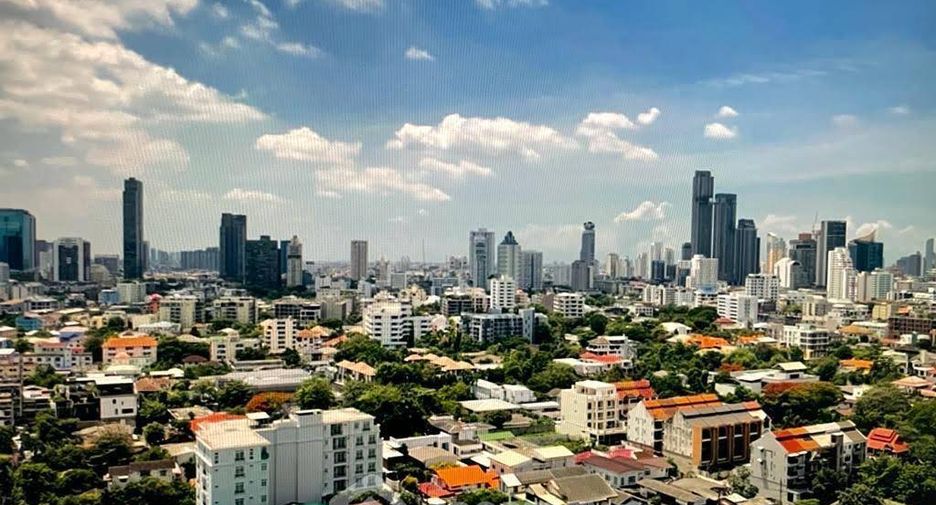 For sale 3 ベッドルーム condo in Watthana, Bangkok