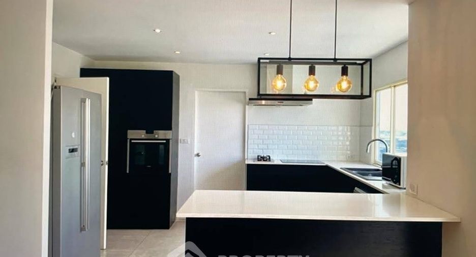 For sale 3 ベッドルーム condo in Watthana, Bangkok
