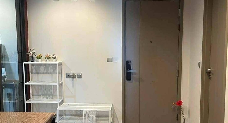For rent and for sale 1 bed condo in Huai Khwang, Bangkok