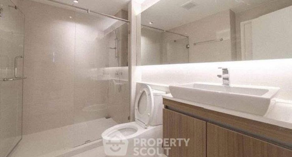 Аренда и продажа 2 спальни кондо в Кхлонг Тоеи, Бангкок