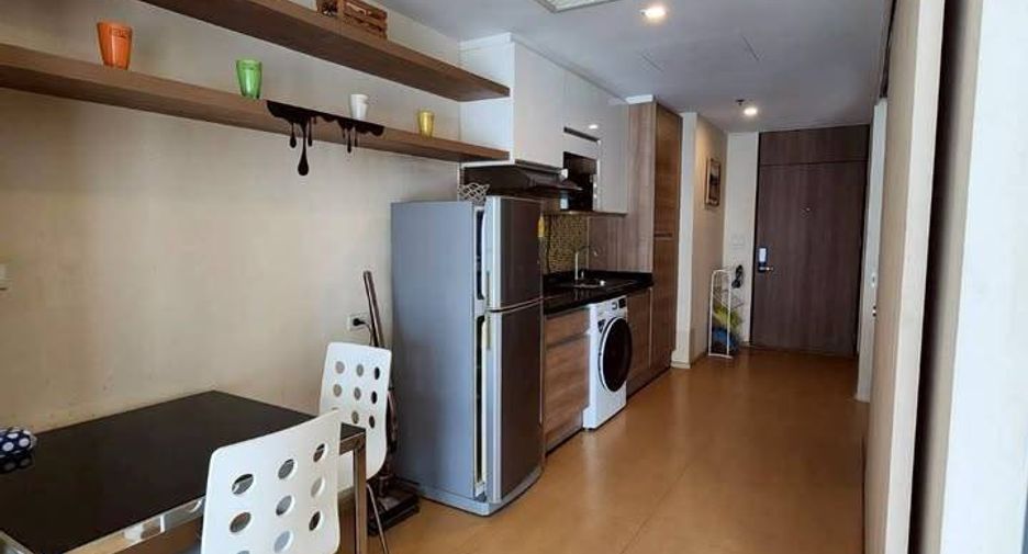 For sale 1 bed condo in Khlong Toei, Bangkok
