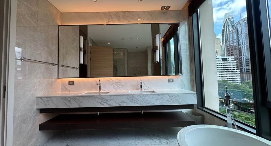 Condo en alquiler de 2 habitaciones en Pathum Wan, Bangkok