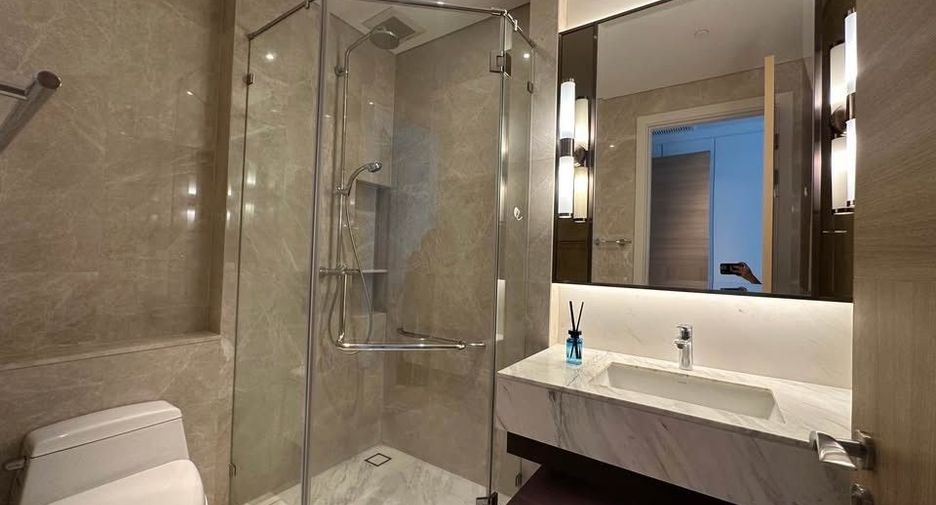 Condo en alquiler de 2 habitaciones en Pathum Wan, Bangkok