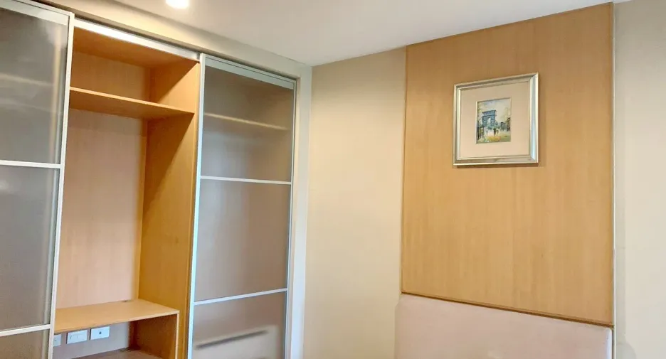 For sale 2 bedrooms condo in Watthana, Bangkok