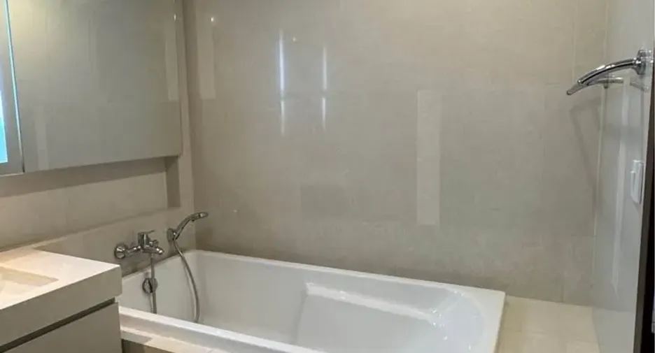 Condo en alquiler de 3 habitaciones en Watthana, Bangkok