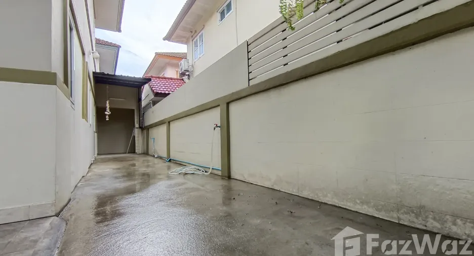 For sale 3 bedrooms house in Khlong Sam Wa, Bangkok