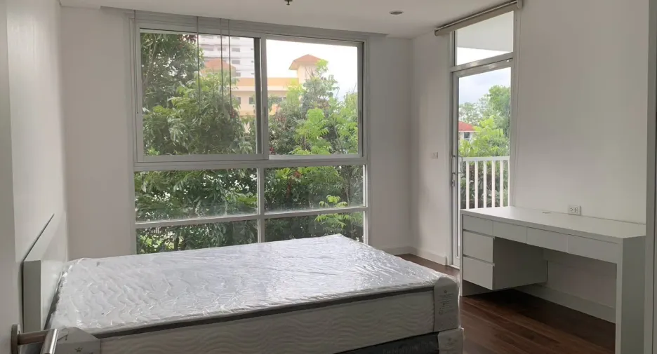 À louer 4 chambres condo à Watthana, Bangkok