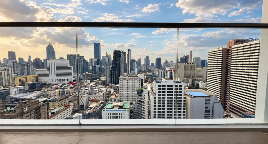 For sale 2 bedrooms condo in Watthana, Bangkok