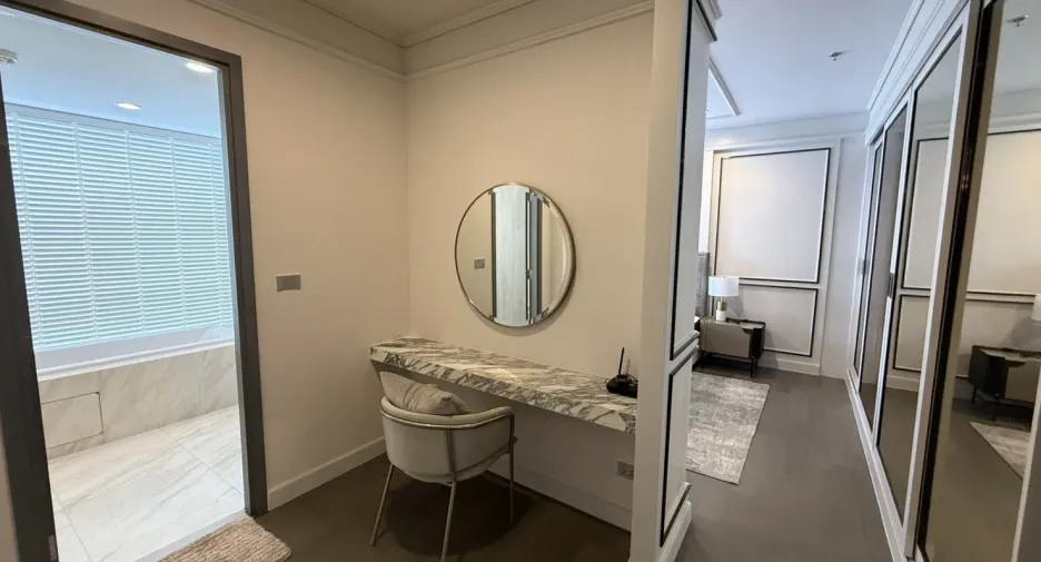 For rent 3 bedrooms condo in Khlong Toei, Bangkok