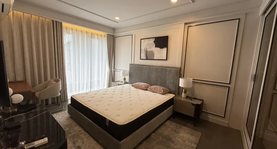 For rent 3 bedrooms condo in Khlong Toei, Bangkok