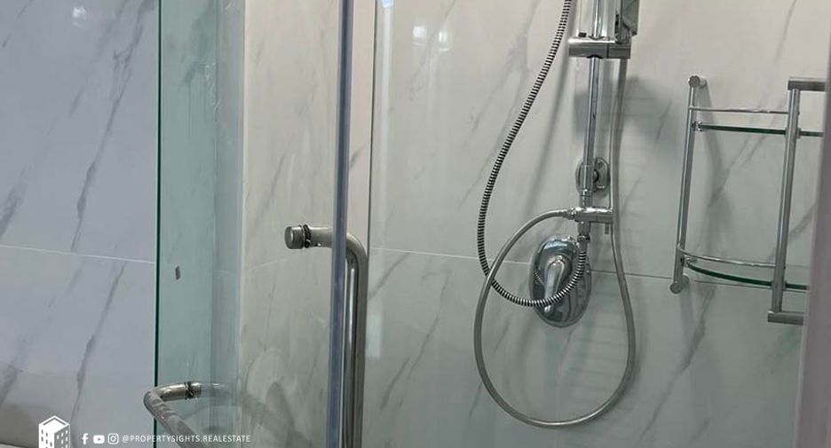 For sale 2 bedrooms condo in Yan Nawa, Bangkok