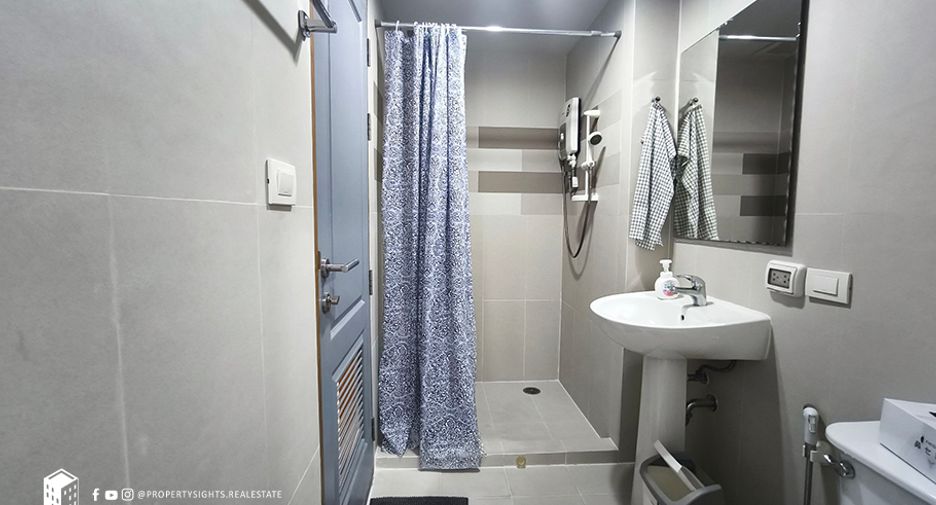 For rent 2 bedrooms condo in Khlong Toei, Bangkok