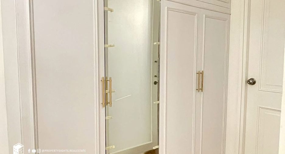 For rent 1 bed condo in Pathum Wan, Bangkok