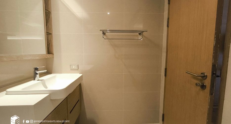 For rent 1 bed condo in Pathum Wan, Bangkok