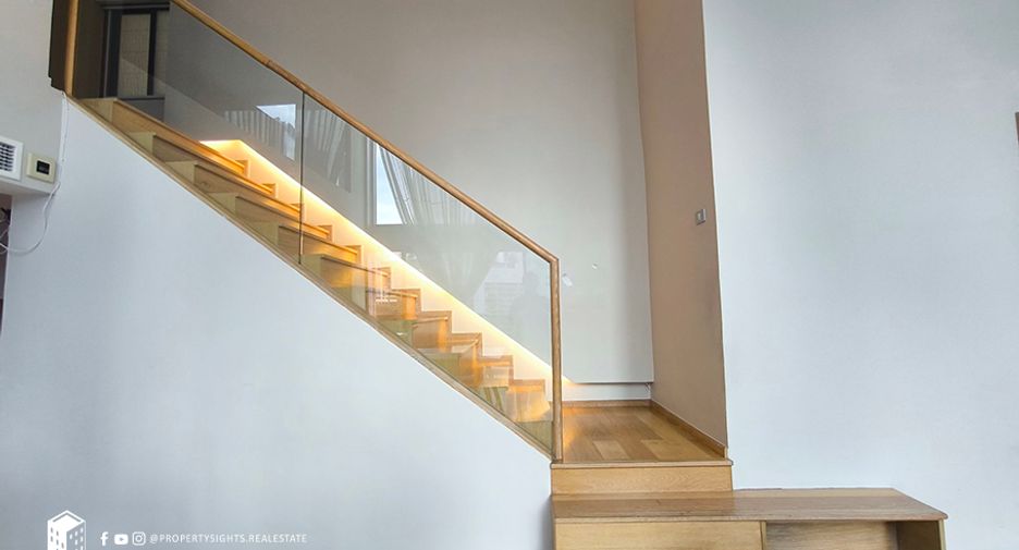 For rent 3 bedrooms condo in Pathum Wan, Bangkok