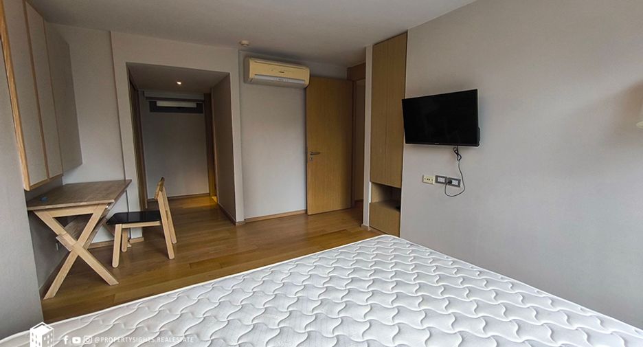 For rent 3 bedrooms condo in Pathum Wan, Bangkok