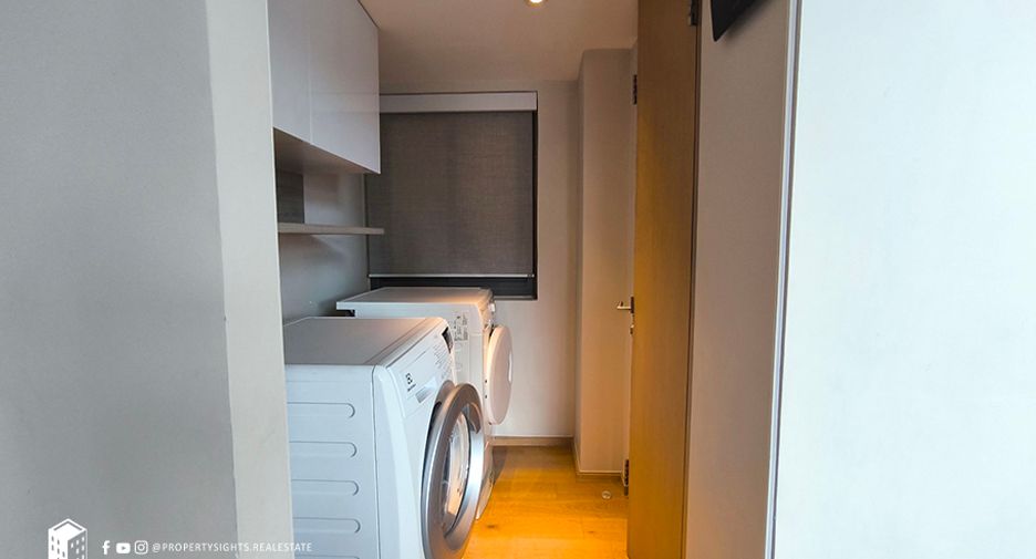 For rent 3 bedrooms condo in Pathum Wan, Bangkok