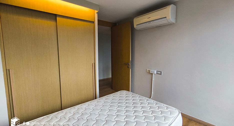 For rent 3 bedrooms condo in Pathum Wan, Bangkok