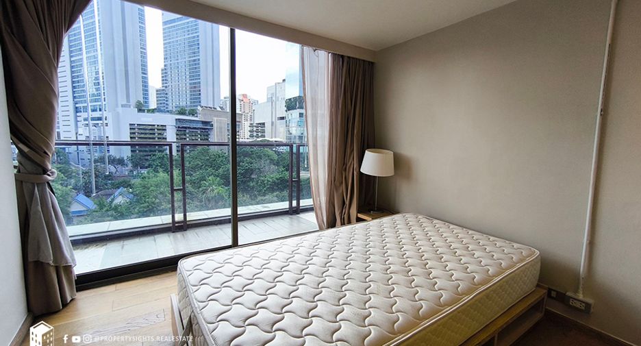 For rent 3 bedrooms condo in Pathum Wan, Bangkok