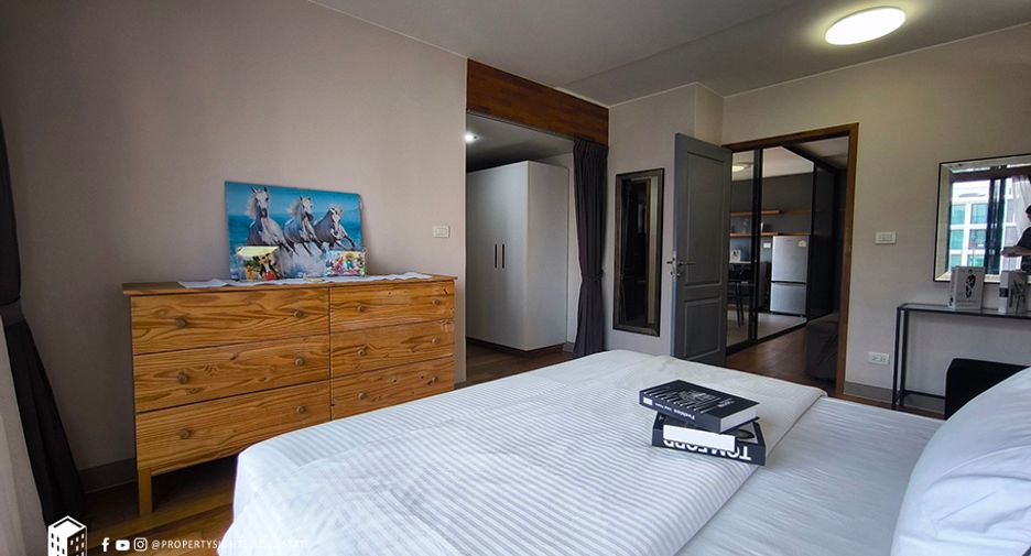 For rent 2 bedrooms condo in Khlong Toei, Bangkok
