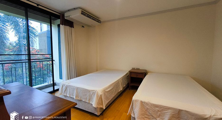 For rent 3 bedrooms condo in Khlong Toei, Bangkok