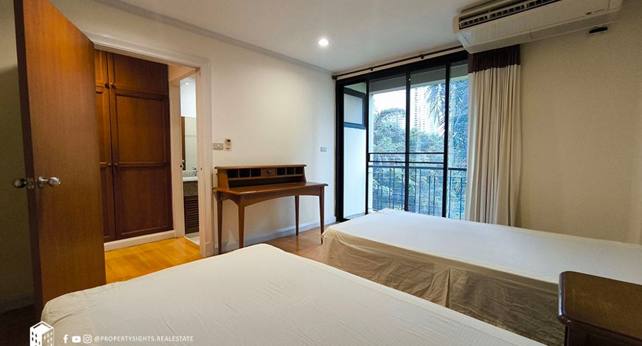 For rent 3 bedrooms condo in Khlong Toei, Bangkok