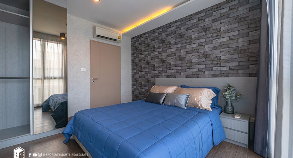 For rent 3 bedrooms condo in Phra Khanong, Bangkok