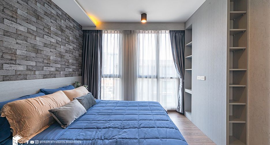 For rent 3 bedrooms condo in Phra Khanong, Bangkok