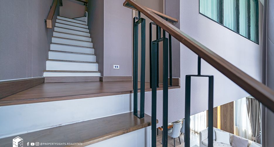 For rent 3 bedrooms condo in Phra Khanong, Bangkok