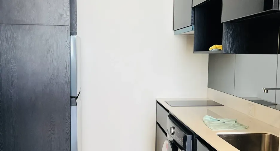 À louer et à vendre 1 chambre condo à Phaya Thai, Bangkok