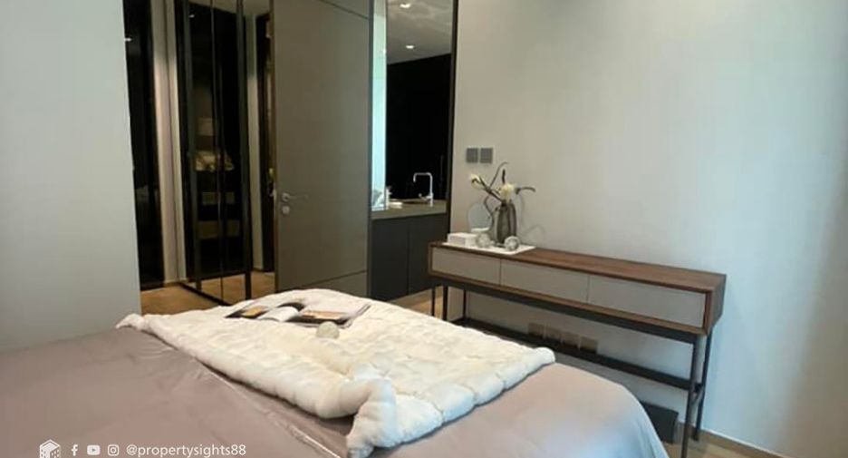 For rent 2 bedrooms condo in Pathum Wan, Bangkok