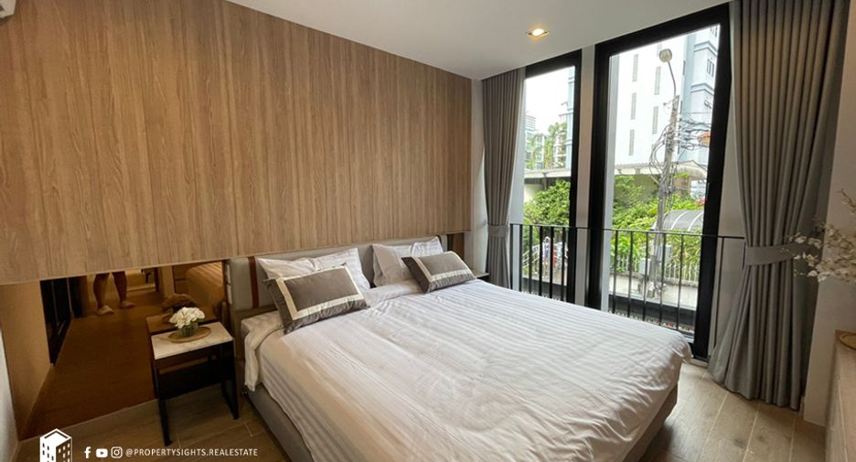 For rent 2 bedrooms condo in Pathum Wan, Bangkok