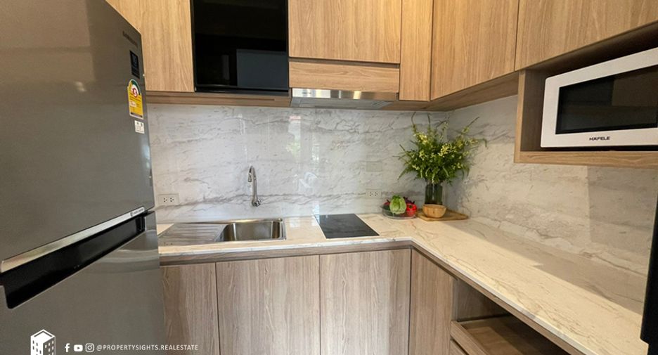 For rent 2 bedrooms condo in Pathum Wan, Bangkok