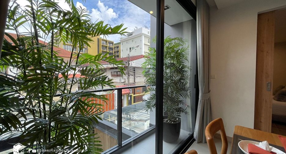 For rent 2 bedrooms condo in Pathum Wan, Bangkok
