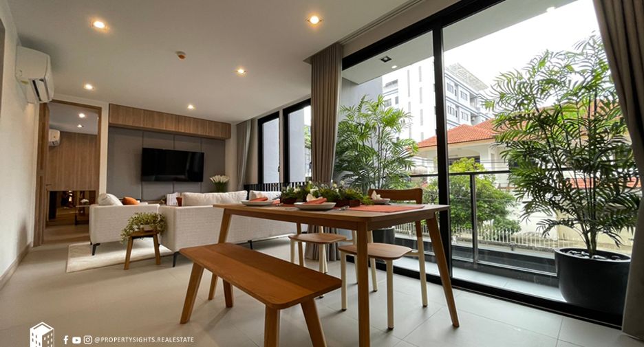 For rent 2 bedrooms condo in Pathum Wan, Bangkok