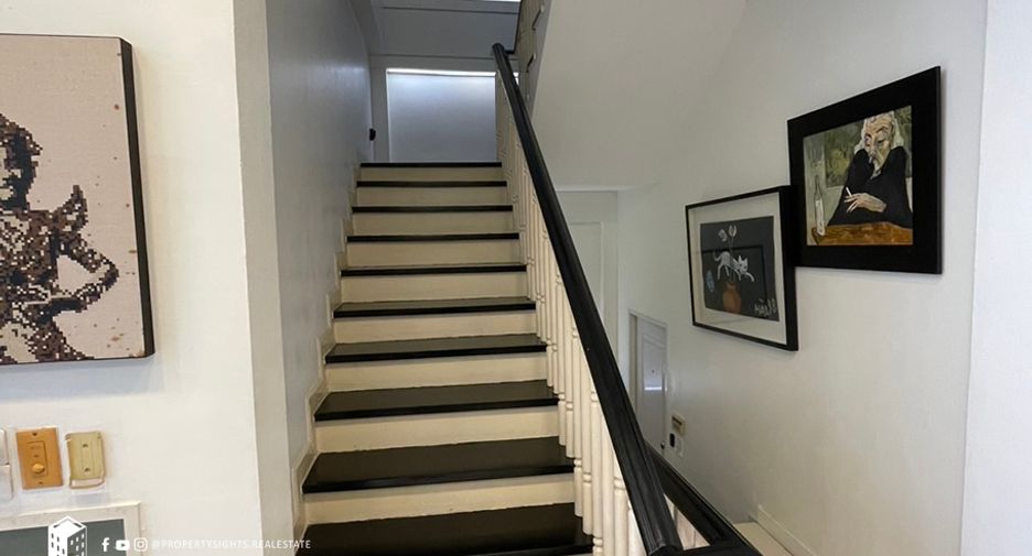 For rent 4 bedrooms house in Pathum Wan, Bangkok