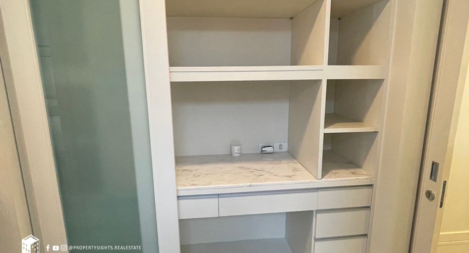 For rent 4 bedrooms house in Pathum Wan, Bangkok