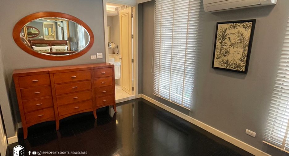 For rent 4 bedrooms house in Pathum Wan, Bangkok