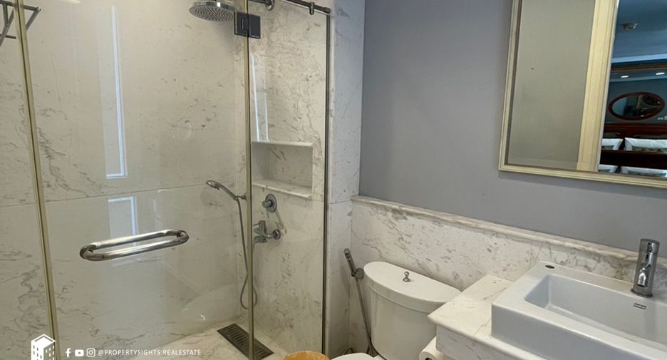 For rent 4 bedrooms house in Pathum Wan, Bangkok