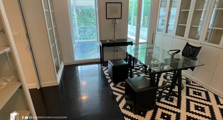 For rent 4 bedrooms house in Pathum Wan, Bangkok