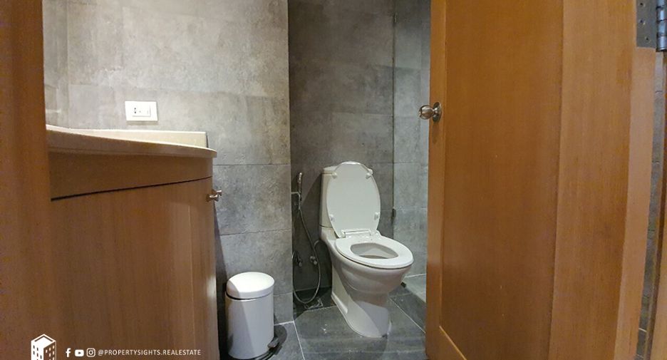 For rent 3 ベッドルーム condo in Sathon, Bangkok