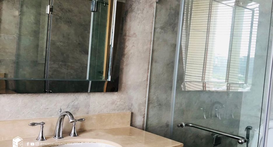 For rent 3 ベッドルーム condo in Sathon, Bangkok