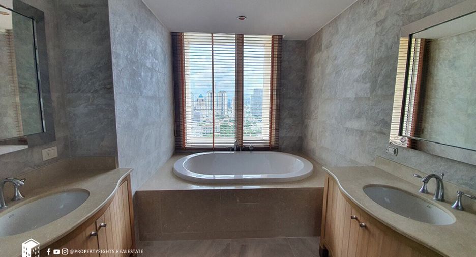 For rent 3 ベッドルーム condo in Sathon, Bangkok