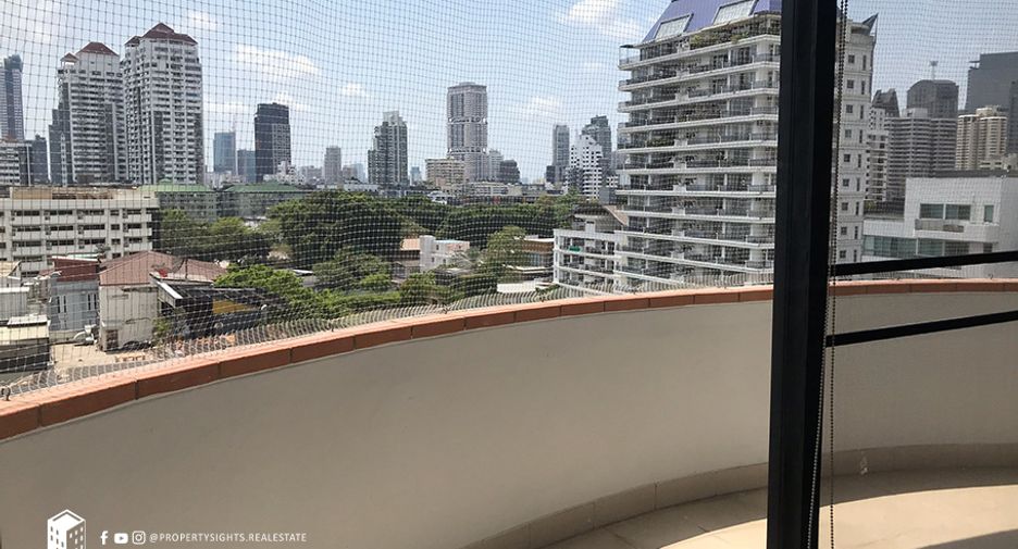 For rent 2 bedrooms condo in Watthana, Bangkok