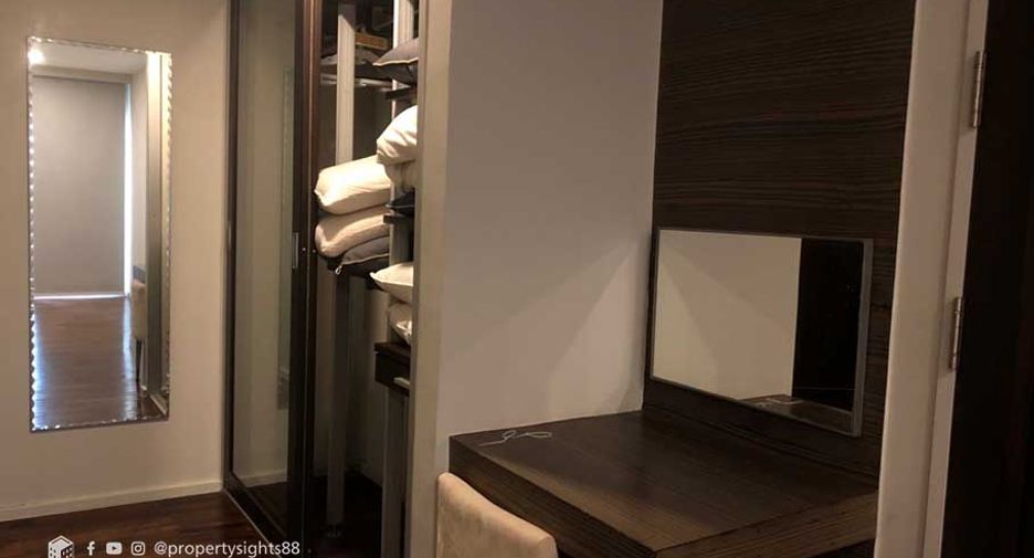 For rent 2 bedrooms condo in Khlong Toei, Bangkok