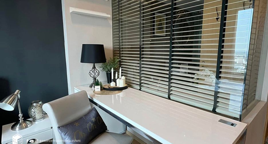 For rent 2 bedrooms condo in Khlong Toei, Bangkok