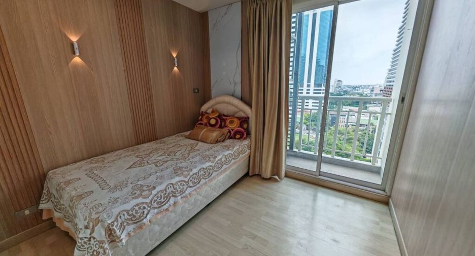 For rent 2 bedrooms condo in Watthana, Bangkok