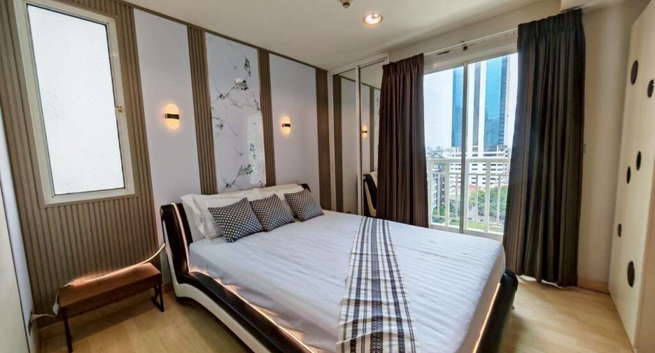 For rent 2 bedrooms condo in Watthana, Bangkok
