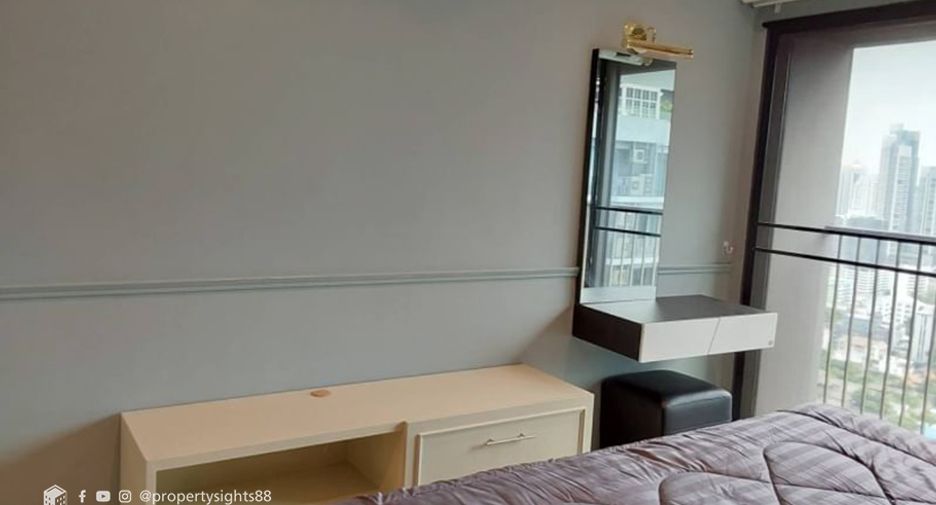 Condo en alquiler de 3 habitaciones en Khlong Toei, Bangkok