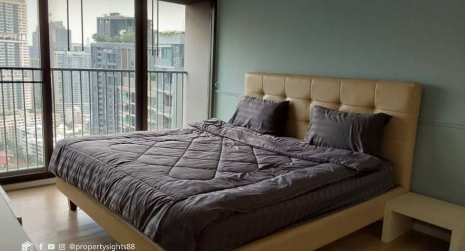 Condo en alquiler de 3 habitaciones en Khlong Toei, Bangkok
